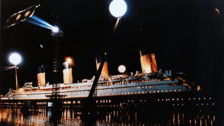 Všichni mu věštili bleskové utonutí: Miliardový Titanic mohl být největším fiaskem historie. Zachránily ho pouhé 4 minuty