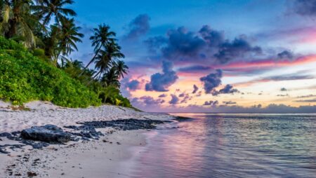 Maledivy v Evropě? Nejkrásnější pláž světa roku 2025 leží jen 2 hodiny letu z Prahy