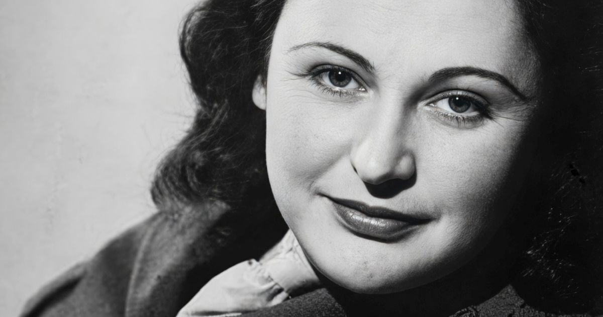 Ve dne elegantní dáma, v noci vražedný stroj. Skutečný příběh nejděsivější špionky historie, která likvidovala nacisty holýma rukama