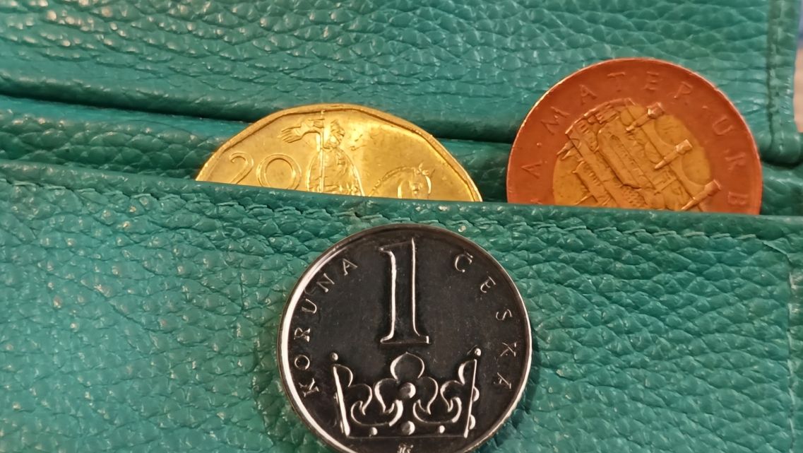 Máte v peněžence tuhle korunu? Podívejte se na její okraj, může mít tisícinásobnou hodnotu