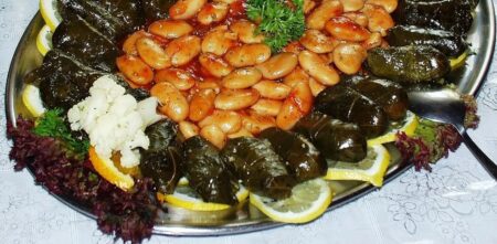 All inclusive není chráněný pojem. Hotely ho ohýbají podle rozpočtu, a proto vám večer zavřou bar a ráno zúží bufet