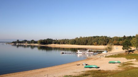 Sbalte plavky a vyrazte: Tohle polské jezero strčí drahou dovolenou u Jadranu do kapsy
