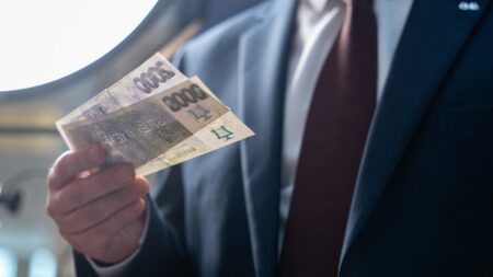 Máte v peněžence tuhle starou stokorunu? V obchodě s ní neplaťte, má hodnotu desítek tisíc