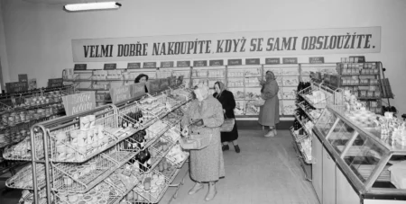 Ceny věcí z dob komunismu, které si pamětníci pamatují dodnes. Patříte k nim?