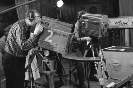 Česká televize vysílala před rokem 1989 pořady, které dnes vypadají jako ze snu. Zjistěte, jestli víte, co se tehdy smělo a co bylo přísně zakázáno