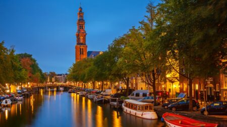 Dovolená v Amsterdamu se výrazně prodraží. Vedení města chce kvůli turistům radikálně zvýšit daně