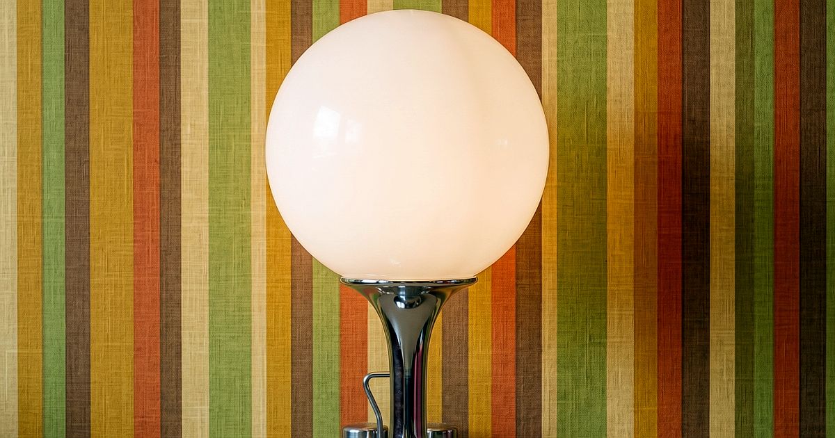 Nemáte ji doma? Lampa Duett z IKEA stála pár stovek. Dnes jde za 37 000 Kč díky pigmentu v akrylátu, který výroba opustila