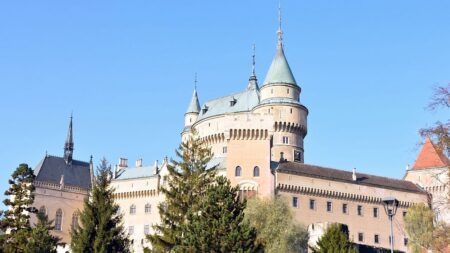 Skočila z věže, aby dokázala svou nevinu. Na Bojnickém zámku prý dodnes straší slavná Černá paní