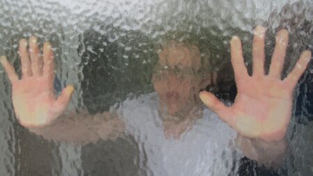 Seděla u televize omotaná pavučinami: Po 42 letech našli v záhřebském podkroví to, co zbylo z otravné sousedky