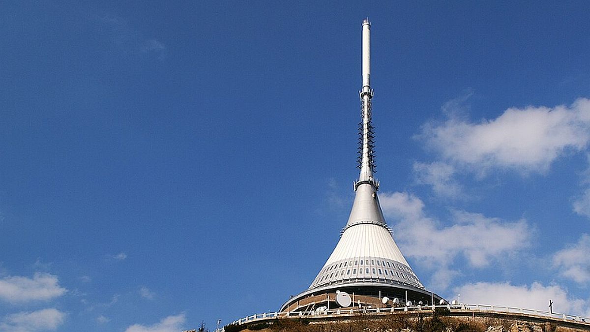 Na Ještědu se našel poklad považovaný za zničený. Kraj k hotelu získal i dvě stě kusů unikátního nábytku