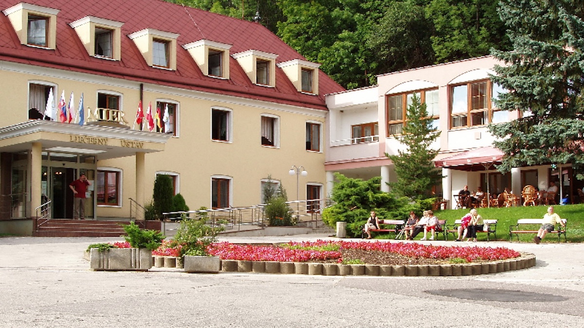 Místo pouhé prohlídky hradu zkuste horké prameny. Slovenské Bojnice ukrývají kouzelné lázně