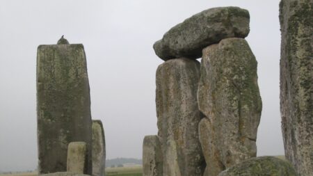 U Stonehenge našli starší dřevěný monument. Slunovraty lidé sledovali už před 5 000 lety
