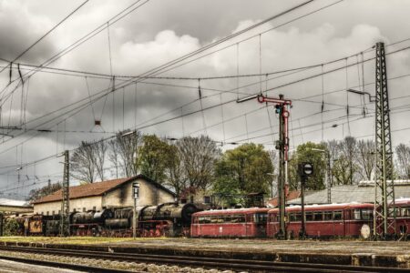 Přednosta stanice se v Horní Bříze postavil esesákům. Zachránil tím tři tisíce lidí z vlaku smrti