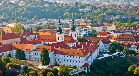 Krásnější než Krumlov a bez šílených davů. Proč turisté tvrdí, že toto stříbrné město strčí Prahu hravě do kapsy