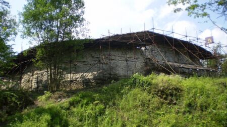Archeologové vykopali české Pompeje ze země. Zřícenina hradu Vízmburk teď ukazuje vzácné nálezy