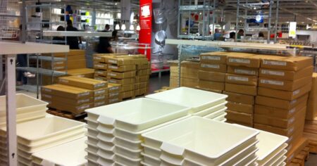 Lenoška z IKEA z 60. let se v aukci prodala za 140 000 Kč. Cenu určuje typ pěny, kterou švédská fabrika přestala používat v roce 1972