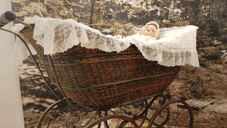 Luxusní historické kočárky: Za poklad z půdy můžete dostat i 35 000 Kč, rozhoduje detail ze slonoviny, který se dnes už vyrábět nesmí