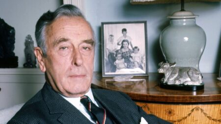 Mountbatten přežil válku na moři, ale ne rybářský výlet. Bombu v lodi odpálil mechanismus, který vojáci znali z Belfastu
