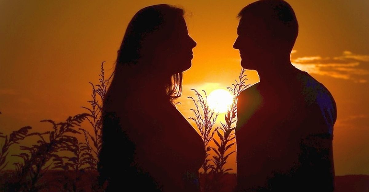 Muž pošle fotku genitálu a čeká obdiv. Sexuoložka popsala kognitivní zkreslení, které za tím stojí