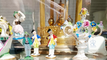 Tajné značky na babiččině porcelánu: Jak správně přečíst spodní razítko a poznat luxusní kousek