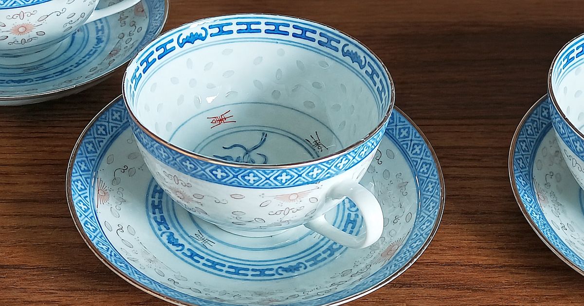 Čínský rýžový porcelán provází mýtus o výrobě. Ten dokáže vyšroubovat cenu i k 50 000 korunám