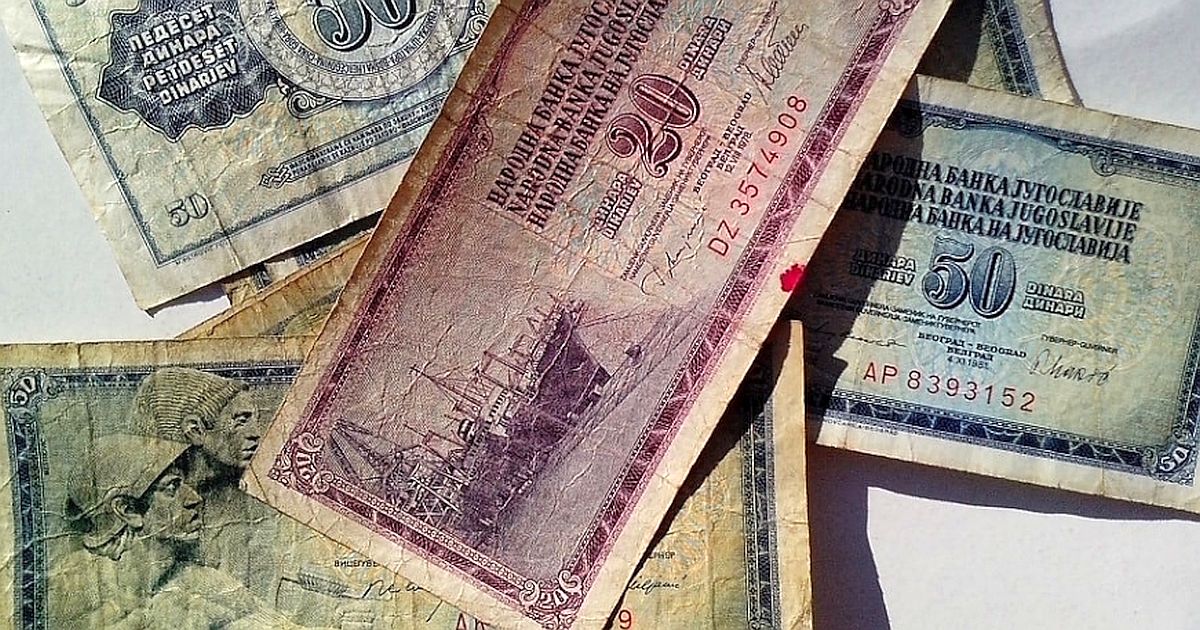 Bankovka po prababičce může být numismatický poklad. Vypadá jako zničená a potištěná, ve skutečnosti je to poklad za desetitisíce