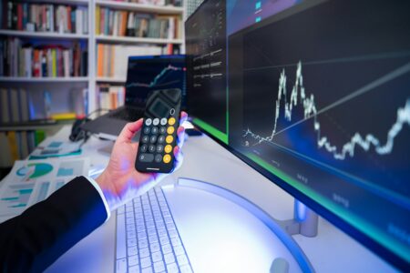 CAPEX vs. OPEX v IT: Jak správně rozdělit rozpočet a neplatit za zbytečnosti?