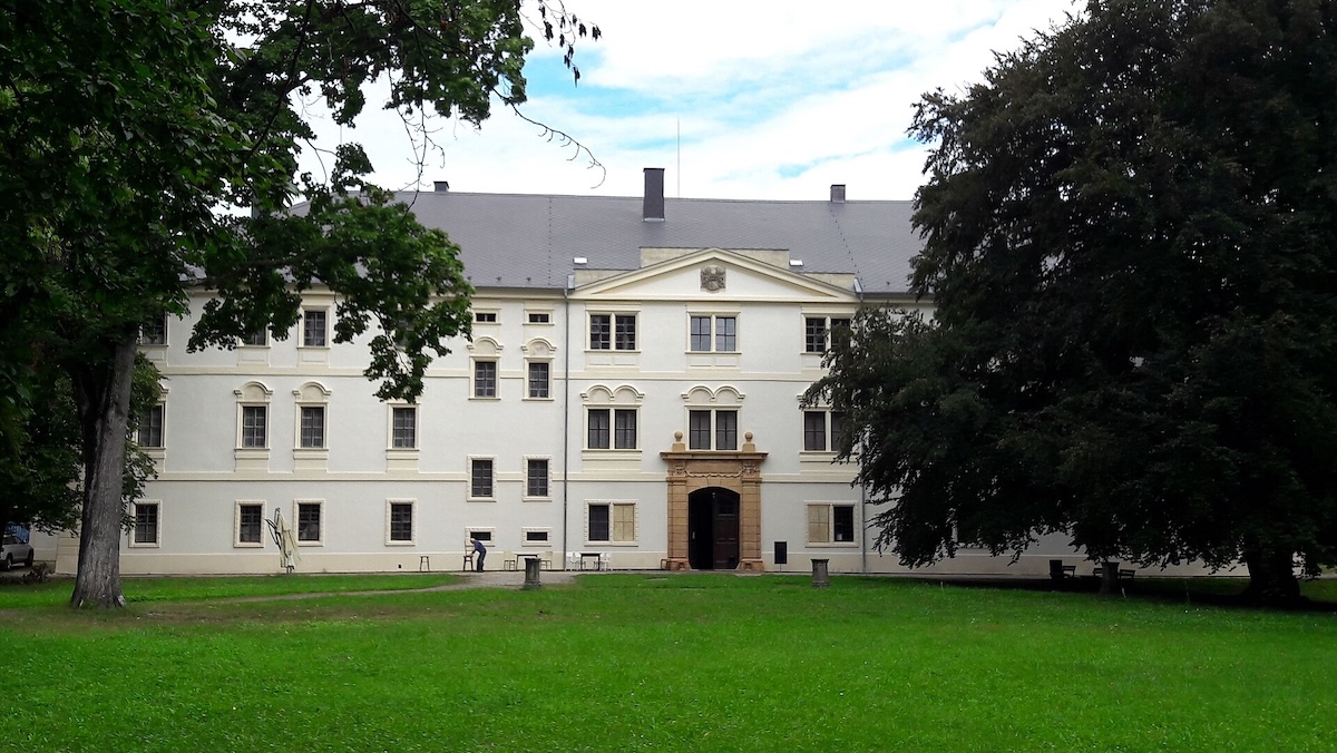 Benátské kanály s gondolami uprostřed Čech. Zámecký park u Nymburka navrhl italský architekt podle padské vily