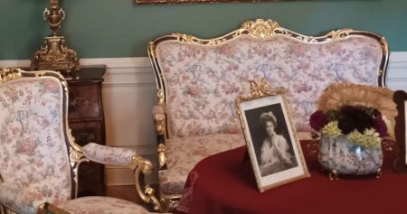 Svatý grál myslivecké nostalgie: Starožitná brož s grandlemi vám může vynést tisíce