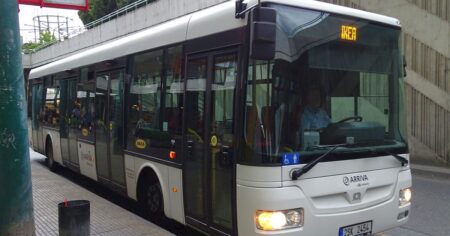 Autobusovým dopravcům chybějí řidiči, problém omezuje i nabídku turistických spojů