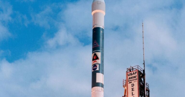 Mars Climate Orbiter zanikl kvůli záměně britských a metrických jednotek
