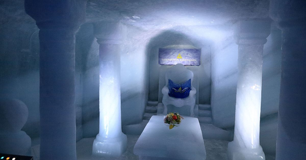 Přijďte, dokud existuje. Ledový palác na Dachsteinu vydrží už jen pár let, chodby a síně se bortí pod vlastní vahou