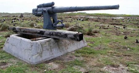 V roce 1923 otevřeli zavalený fort u Přemyšle a našli živého muže. Pod zemí přežíval 8 let díky proviantním zásobám a kapající vodě