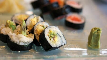 Japonský chemik izoloval z řasy kombu krystal, který definoval pátou chuť. Pak ho Amerika na 50 let zakázala kvůli jednomu dopisu